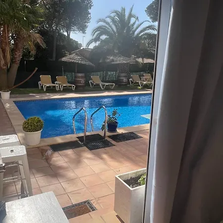 Petit Fleurs Con Piscina Y Patio קלנג'ה