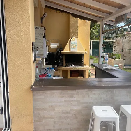 Petit Fleurs Con Piscina Y Patio בית כפרי קלנג'ה