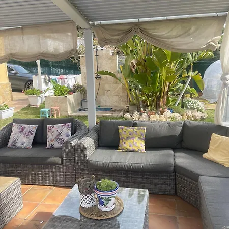 בית כפרי Petit Fleurs Con Piscina Y Patio