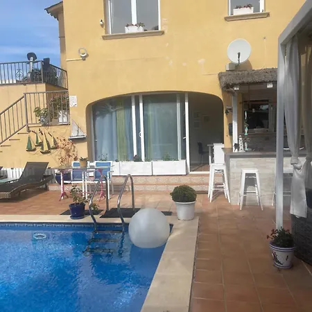 Petit Fleurs Con Piscina Y Patio Country house Calonge (Catalonia)