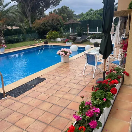 Petit Fleurs Con Piscina Y Patio Country house Calonge (Catalonia)